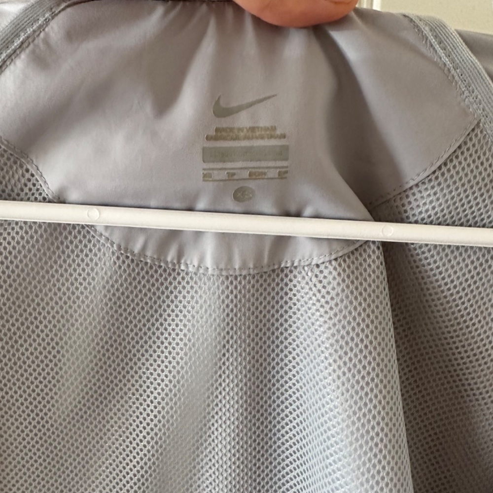 Nike full zip gray line windbreak XS jacket - Picture 9 of 9